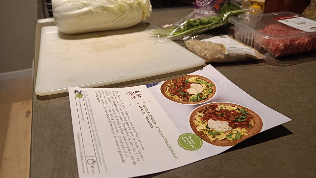 ekomenu-kruidigegehaktballetjes-tomatensaus