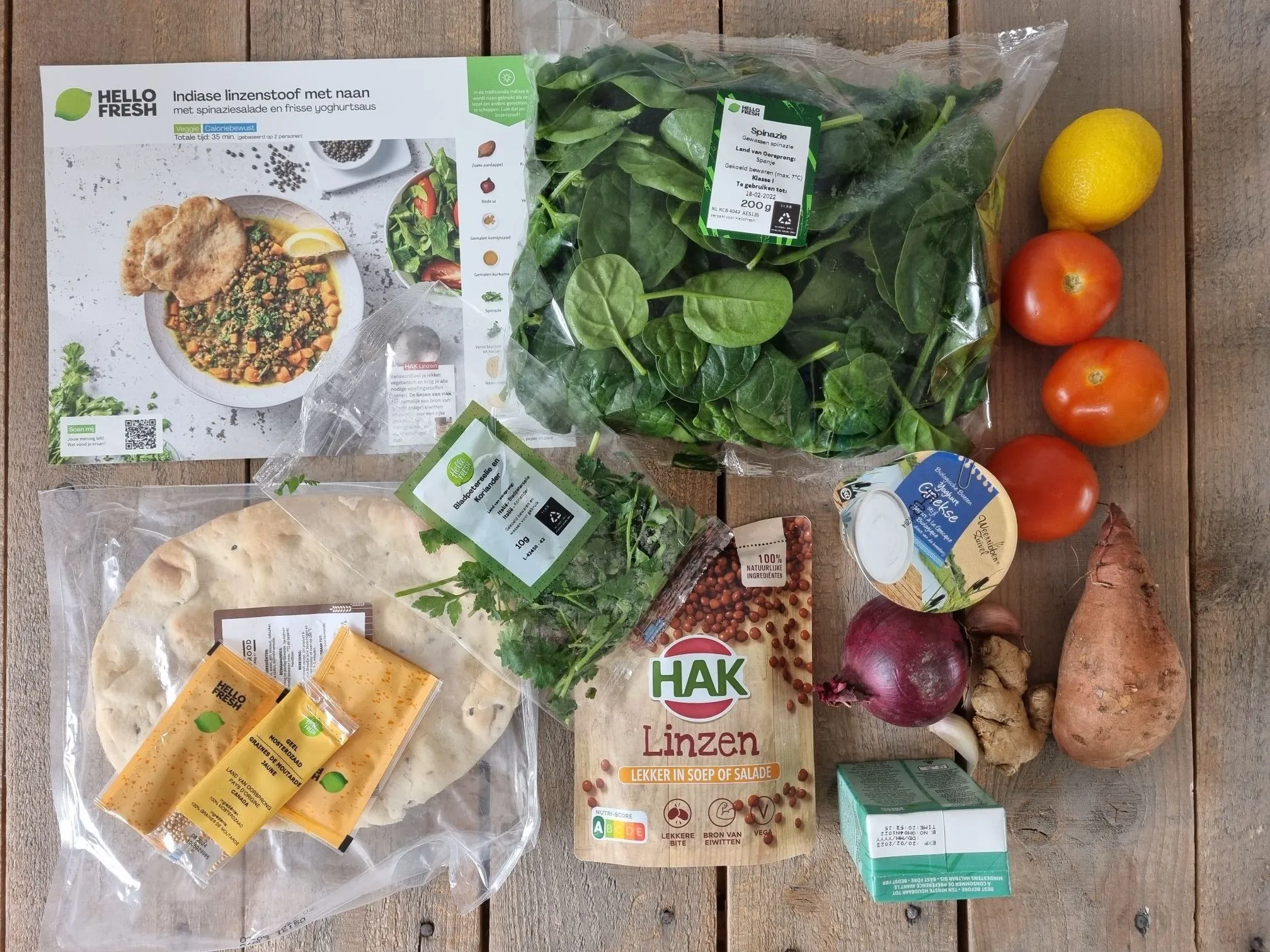 De ingrediënten voor de Indiase linzenstoof uit de HelloFresh zak