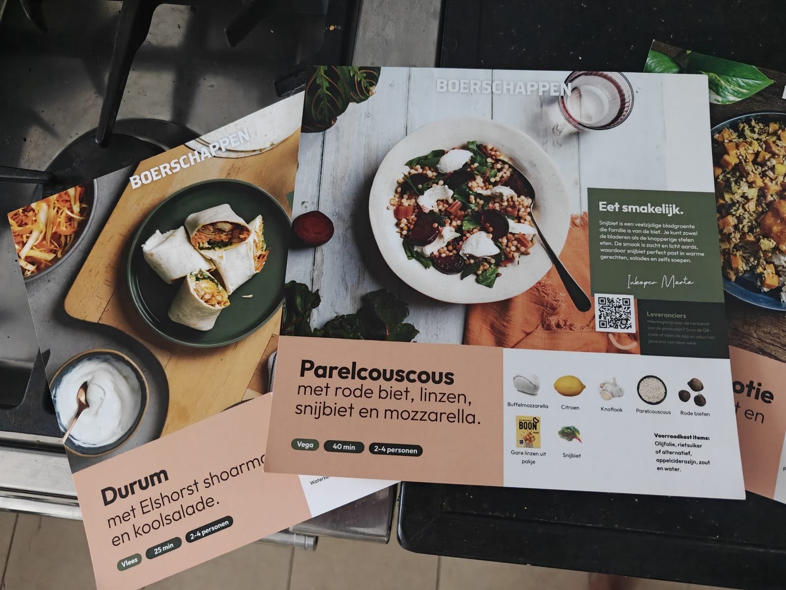 Receptkaarten van Boerschappen voor durum met shoarmavlees en parelcouscous met rode biet